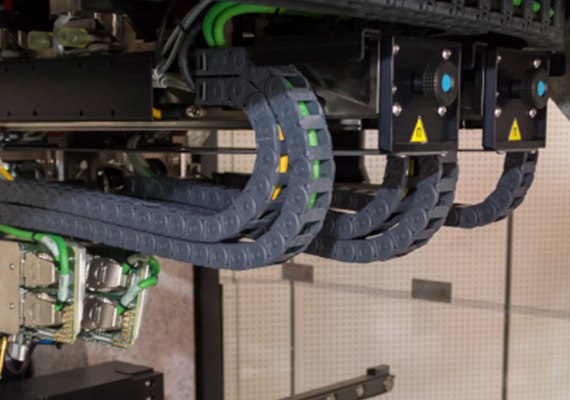 Componentes ESD: cadenas portacables en uso