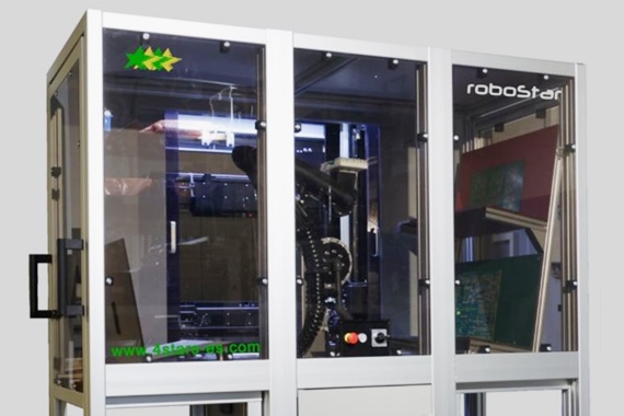 Sistema de pruebas RoboStar para placas de circuito impreso con un brazo robótico robolink